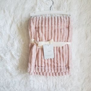 Mon Lapin NWT Velvet pink soft blanket